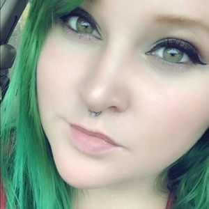 Meet your Posher, Caitlin